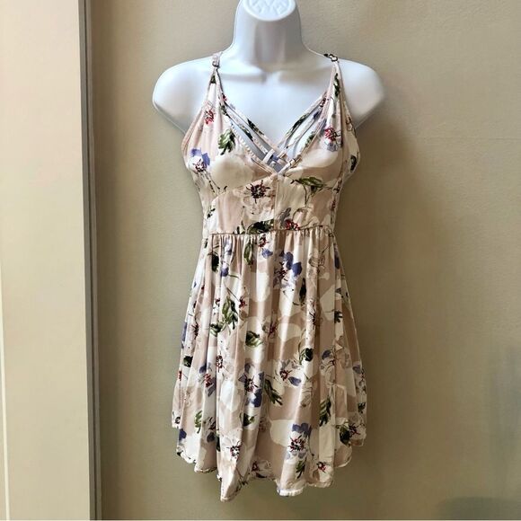 O'Neill Dresses & Skirts - O’Neill floral skater surfer dress woman’s size s